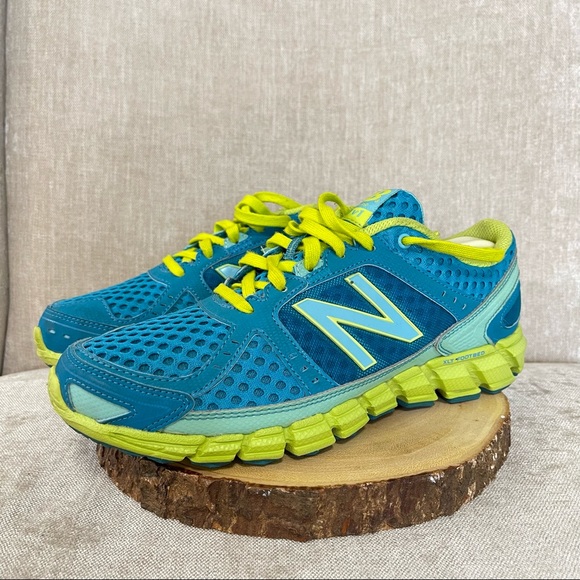 New Balance 750v1 Womens Sz 7 Running Shoes - Picture 2 of 12